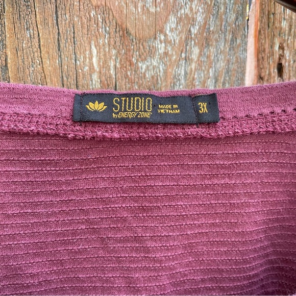 ENERGY ZONE Women's Plum Perforated Stripe Long Sleeve Top Size 3X - Picture 2 of 9